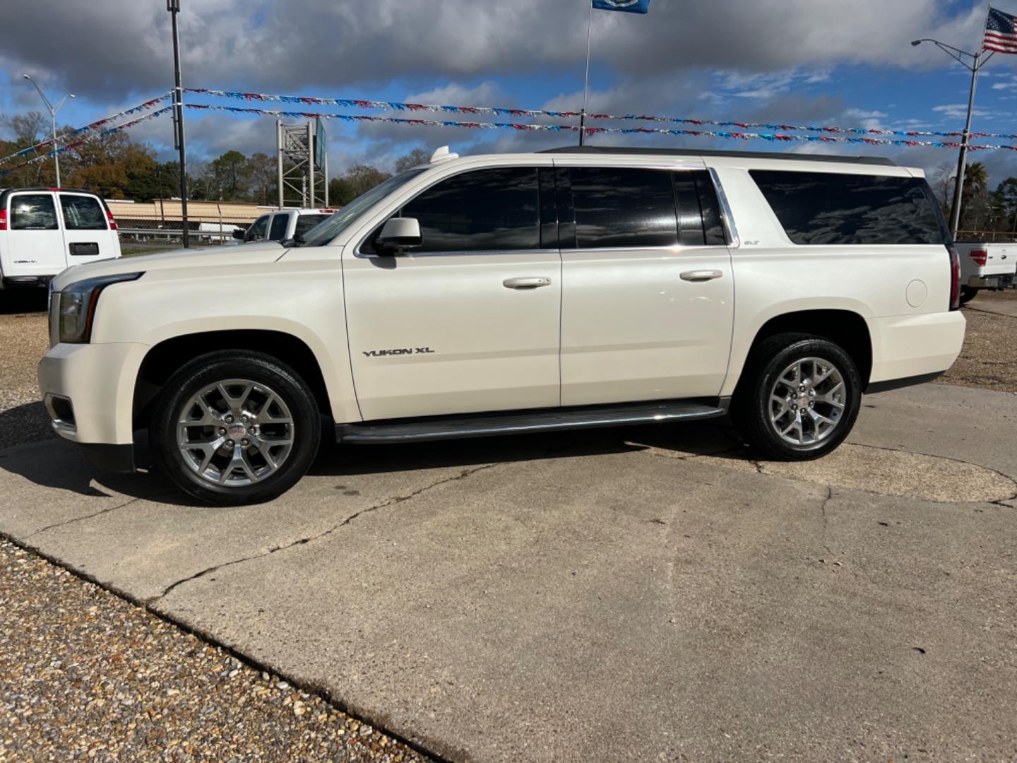 2015 W. Diamond /Tan GMC Yukon XL SLT (1GKS1HKC4FR) with an 5.3L V8 engine, Automatic transmission, located at 4520 Airline Hwy, Baton Rouge, LA, 70805, (225) 357-1497, 30.509325, -91.145432 - 2015 GMC Yukon XL SLT 5.3 V8 Gas, 156K Miles, All Power, Heated & Cooled Leather Seats, Sunroof, Dual DVD, 7 Passenger Seating, Tow Pkg. NO IN HOUSE FINANCING. FOR INFO PLEASE CONTACT JEFF AT 225 357-1497 CHECK OUT OUR A+ RATING WITH THE BETTER BUSINESS BUREAU WE HAVE BEEN A FAMILY OWNED AND OPERATE - Photo#1